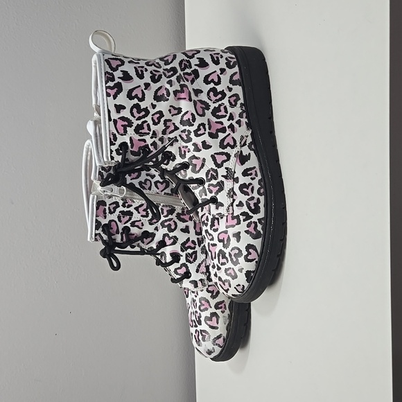 Sketchers Cheetah Pink & Black Boots - Picture 2 of 8